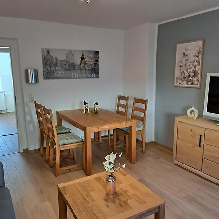 아파트 Ferien Und Gaestewohnung